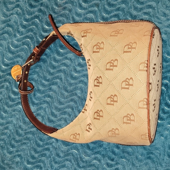 DOONEY & BOURKE CANVAS WITH LEATHER HANDBAG - Picture 3 of 9
